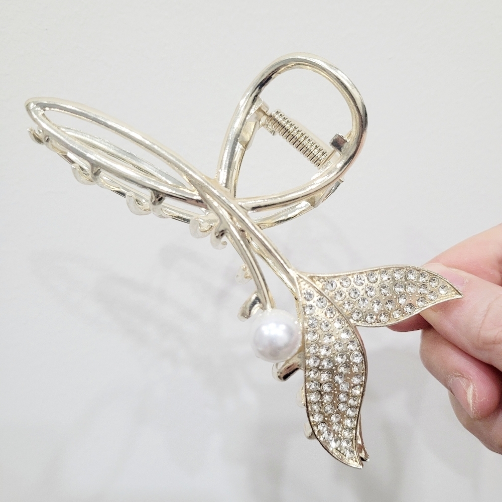 Brand New Gold Tone Fish Tail Pearl Rhinestone Hair Claw Clip